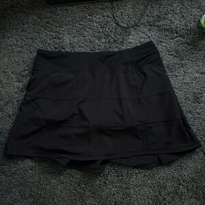 Lululemon pace rival skirt. Black. Size 6. Barely worn.